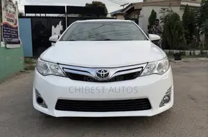 Toyota Camry XLE 4dr Sedan (2.5L 4cyl 6A) 2013 White
