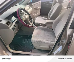 Toyota Corolla LE 2005 Gold