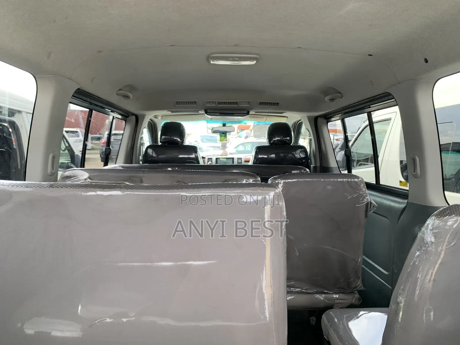 Toyota HiAce 2011 Silver
