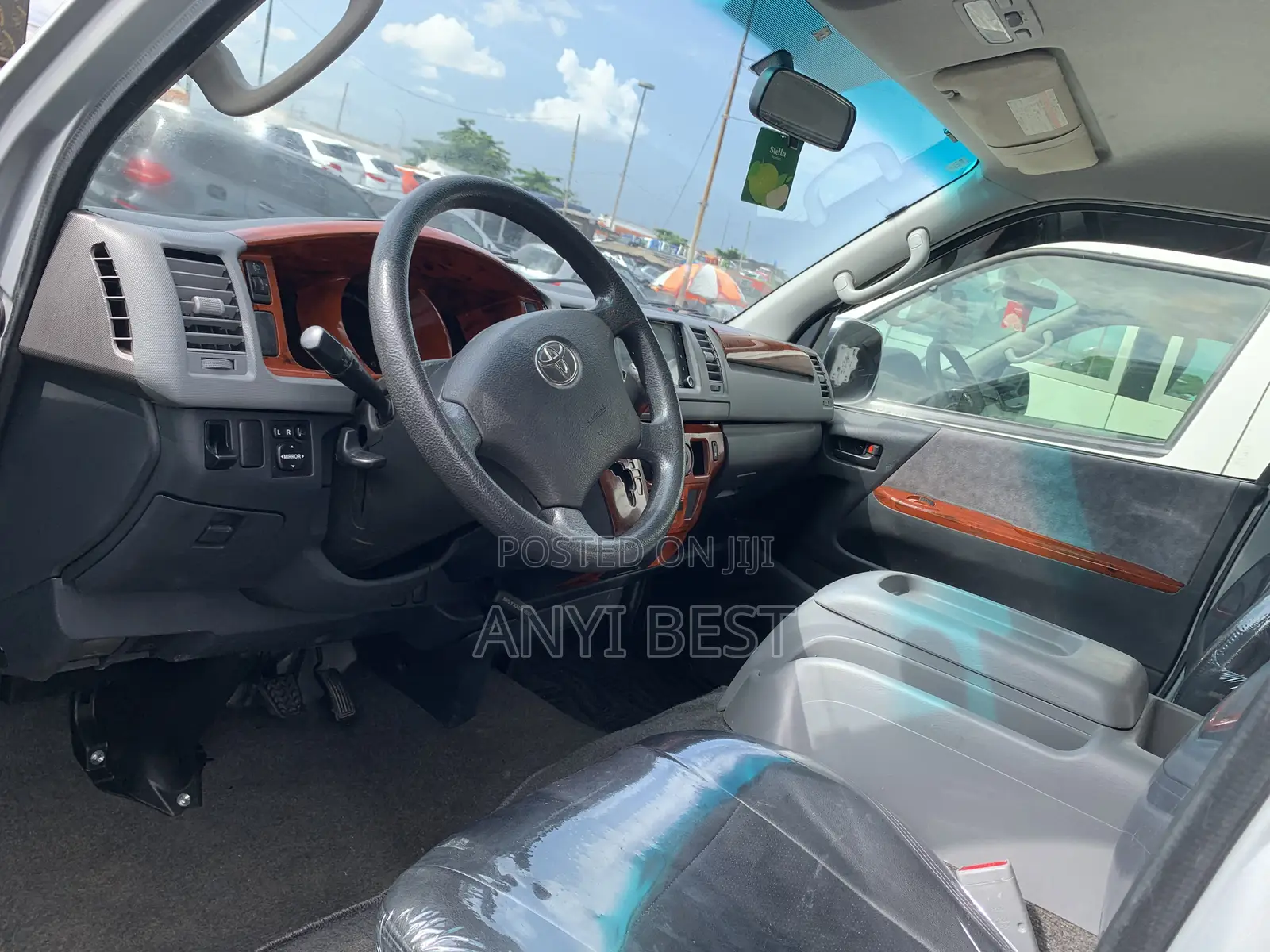 Toyota HiAce 2011 Silver
