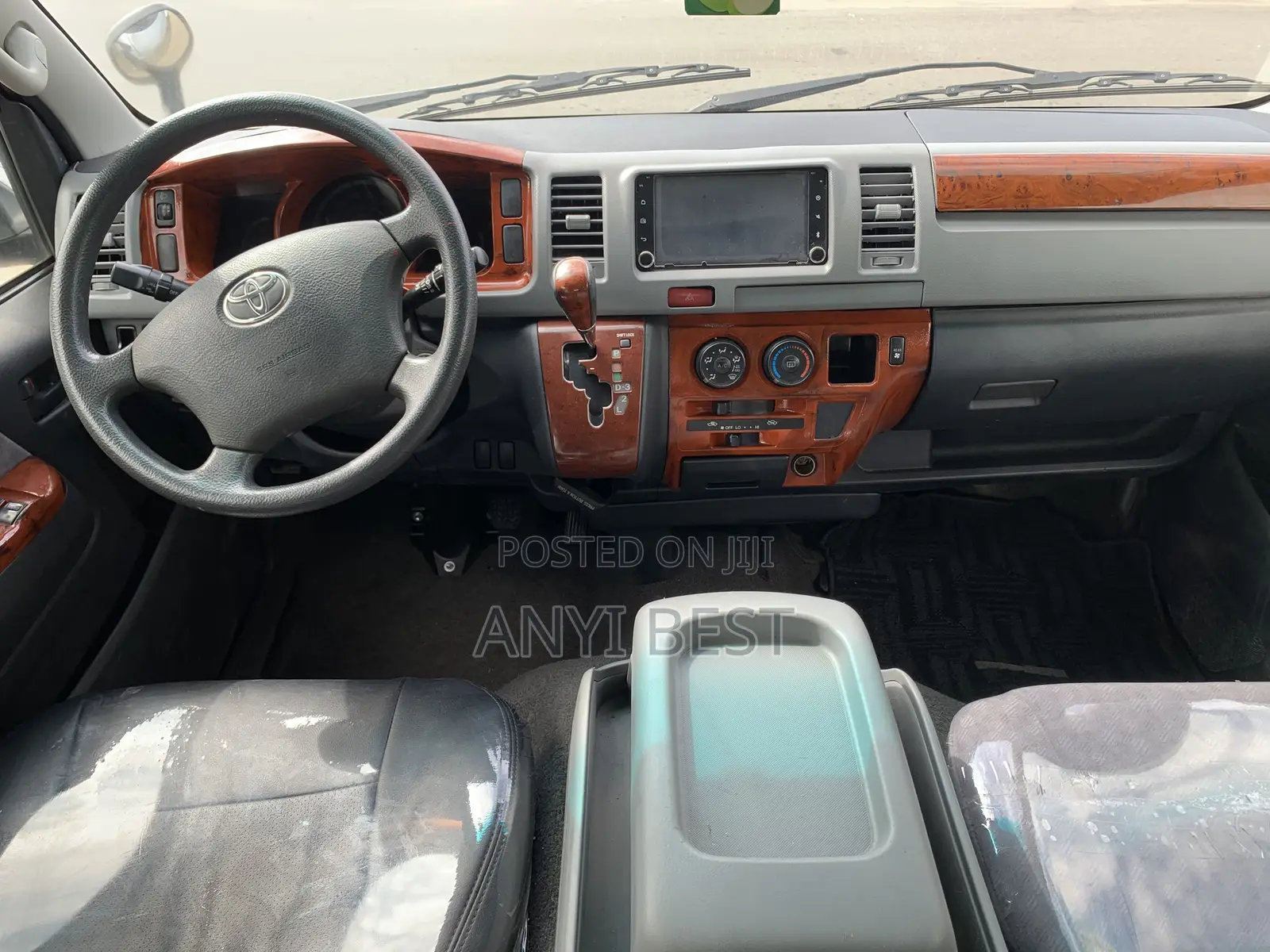 Toyota HiAce 2011 Silver