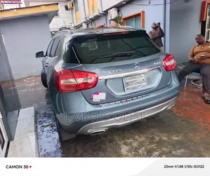 Mercedes-Benz GLA 250 2015 Blue