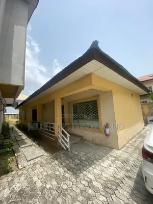 2bdrm Bungalow in Lekki Phase 1 for rent
