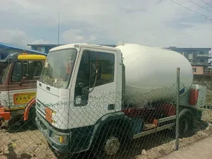 Iveco Gas Tanker Truck (Foreign Used)