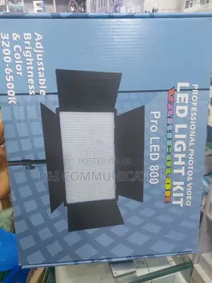 Led 800 Professional Video and Photo Led Light Kit.