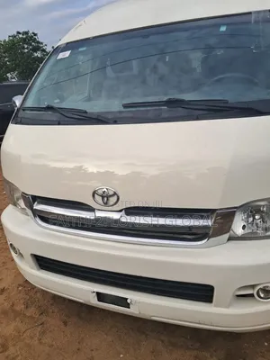 Toyota HiAce 2015 White