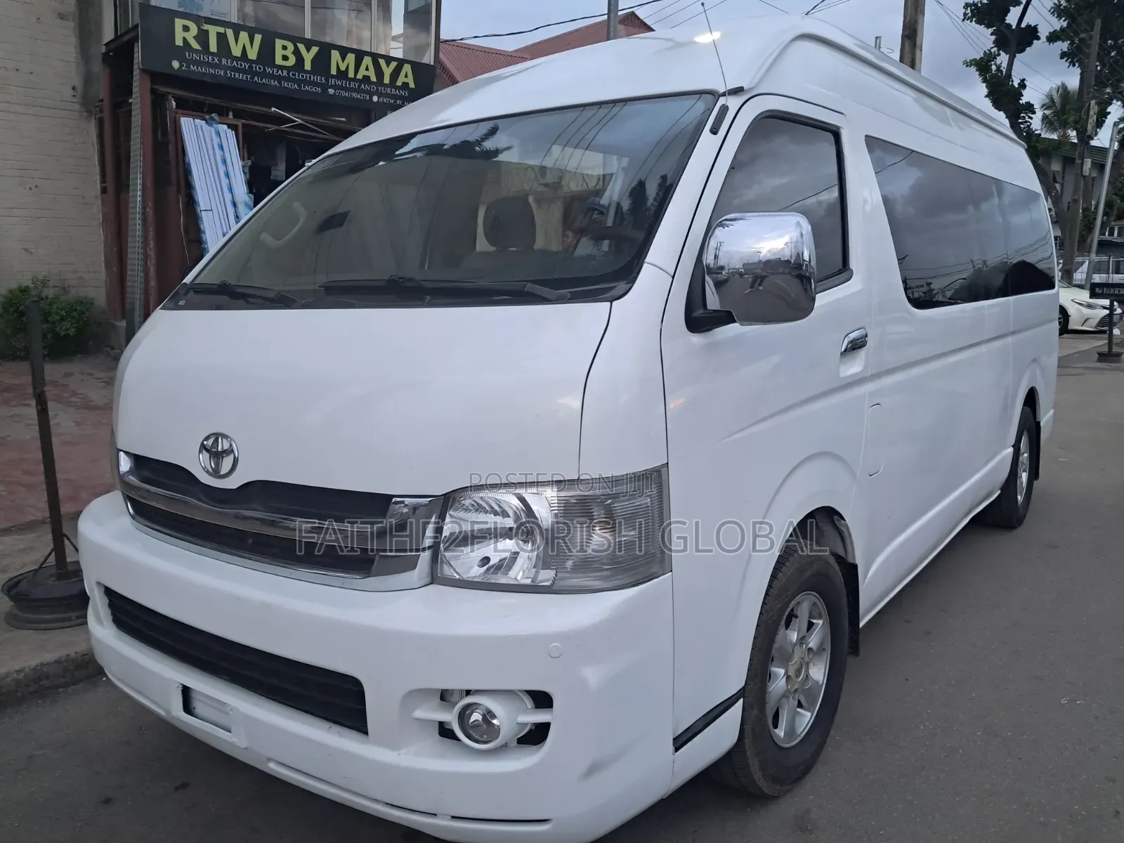 Toyota HiAce 2015 White
