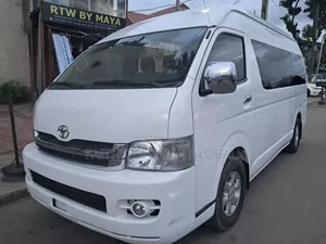 Toyota HiAce 2015 White