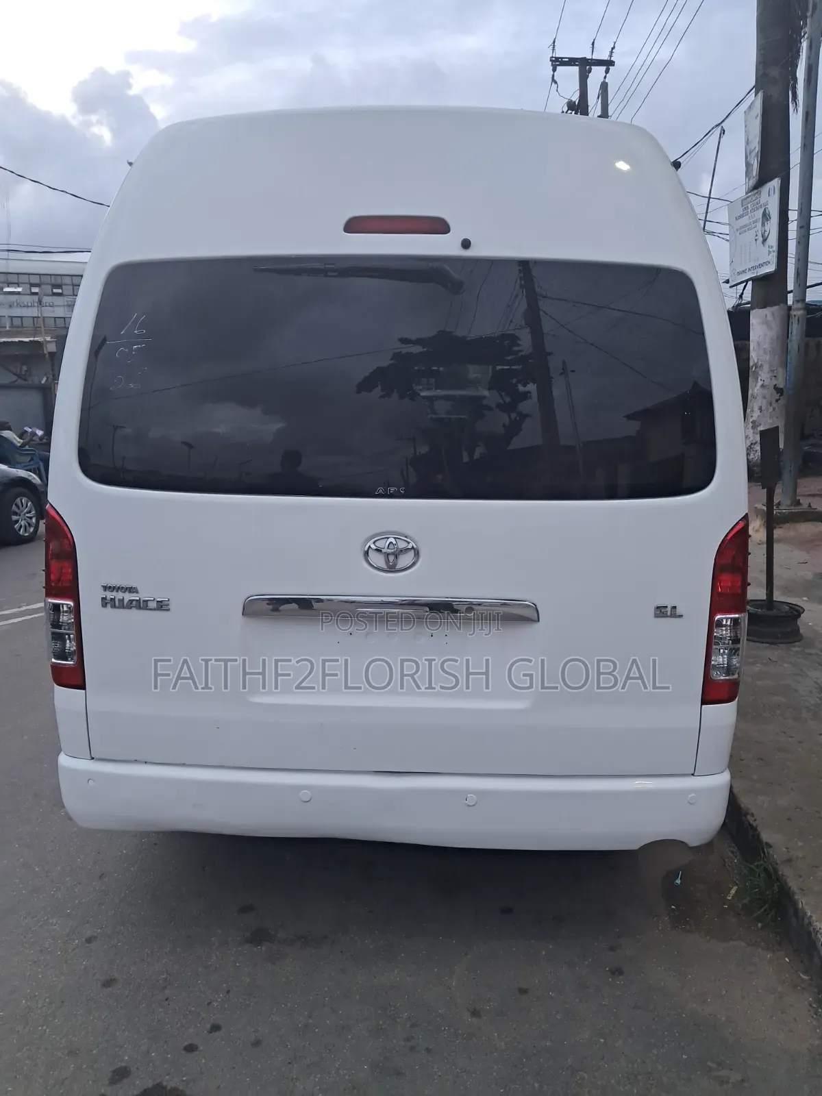 Toyota HiAce 2015 White