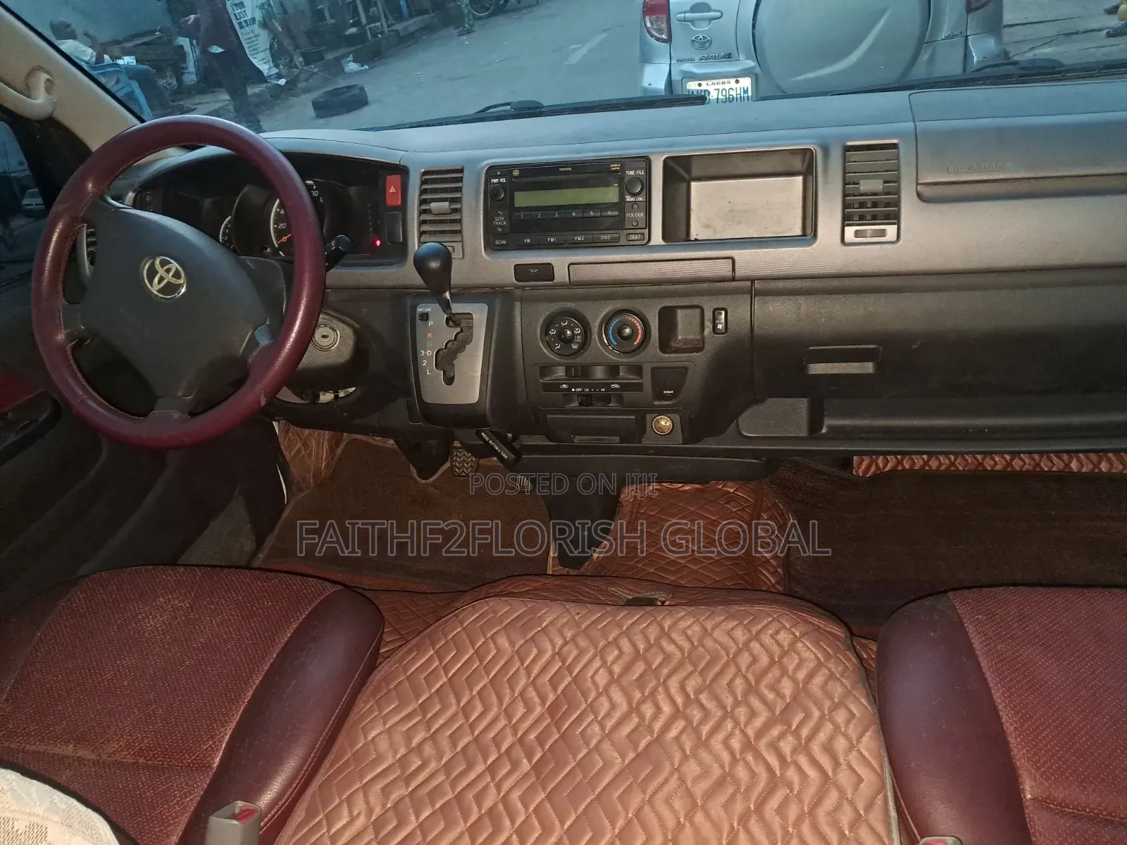 Toyota HiAce 2015 White