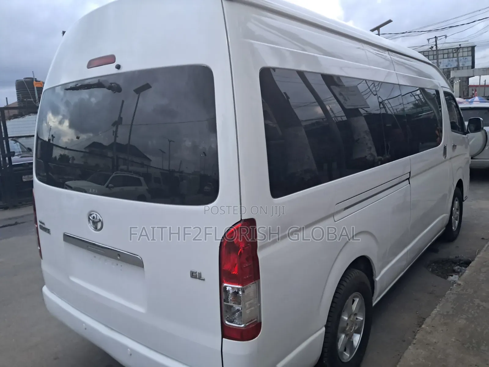 Toyota HiAce 2015 White