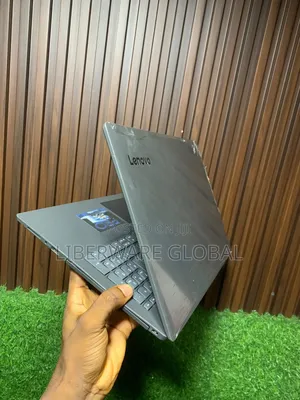Laptop Lenovo V130-15IKB 8GB Intel Core i5 HDD 500GB