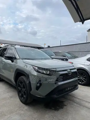 Toyota RAV4 2021 Green