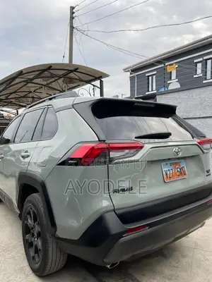 Toyota RAV4 2021 Green