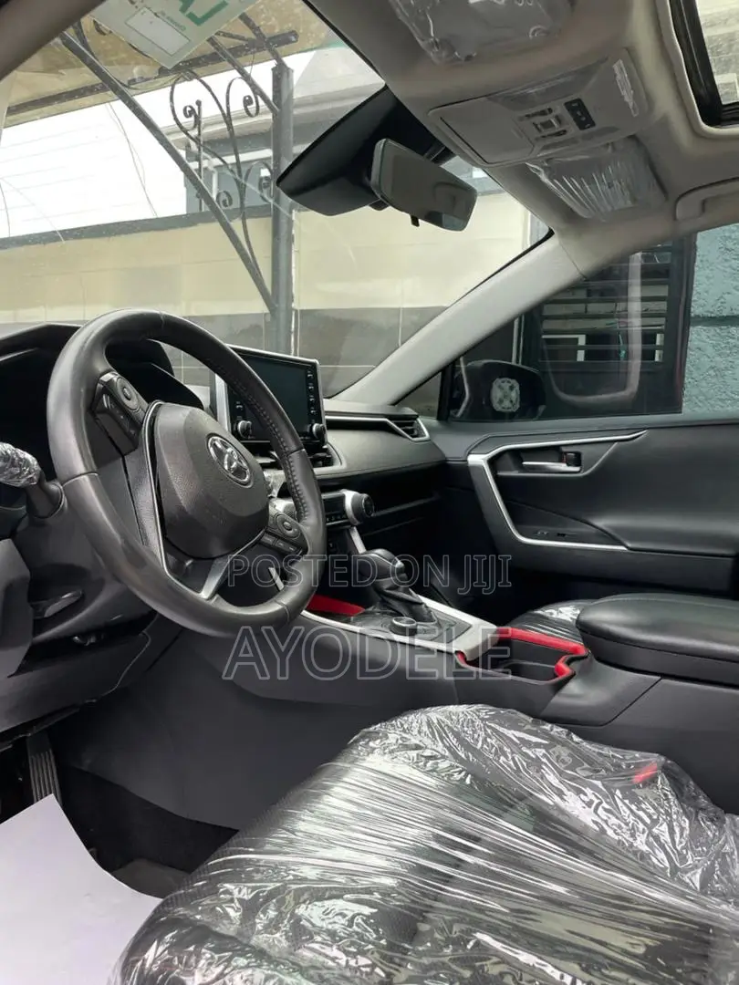 Toyota RAV4 2021 Green
