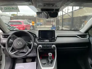 Toyota RAV4 2021 Green