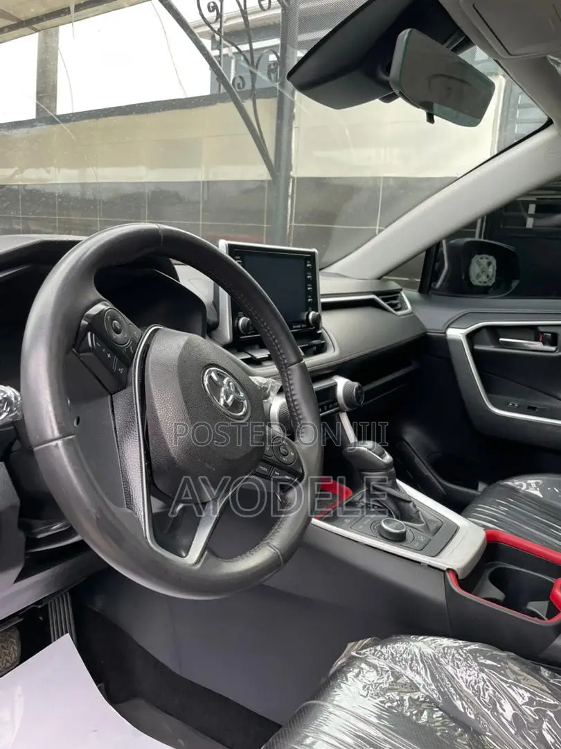 Toyota RAV4 2021 Green