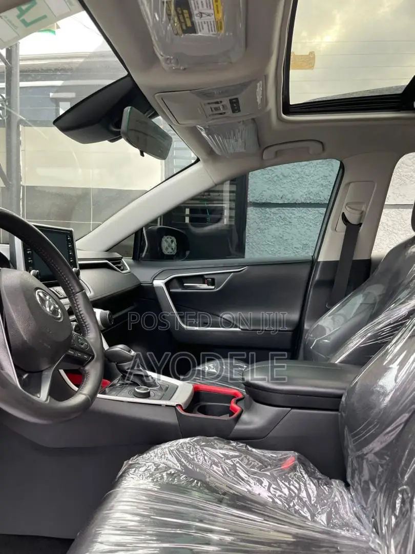 Toyota RAV4 2021 Green