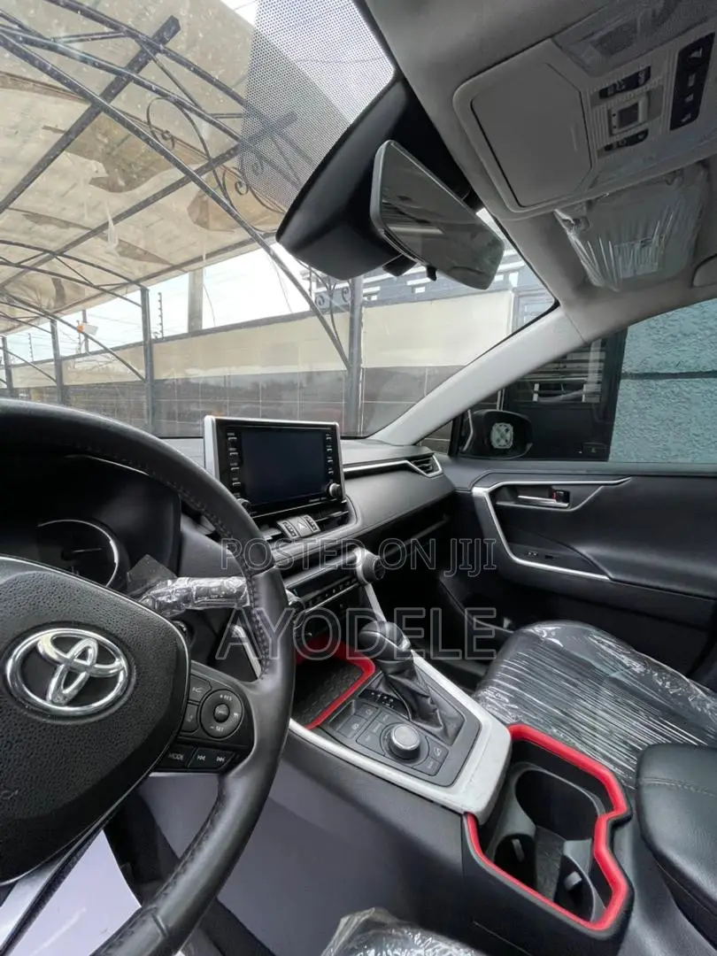 Toyota RAV4 2021 Green
