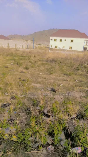 Land 50/100
