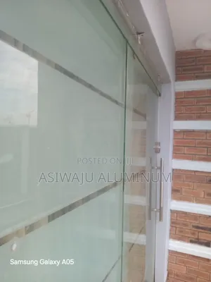 10mm Glass Door