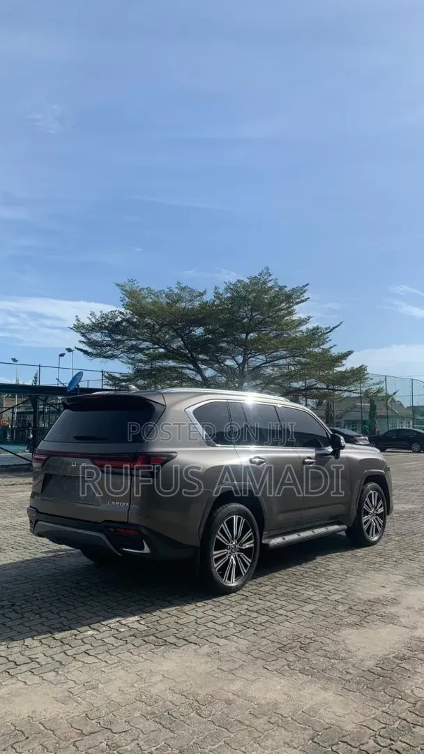 Lexus LX 600 2023 Gray