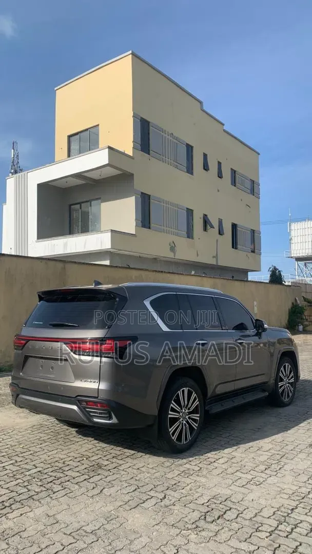 Lexus LX 600 2023 Gray