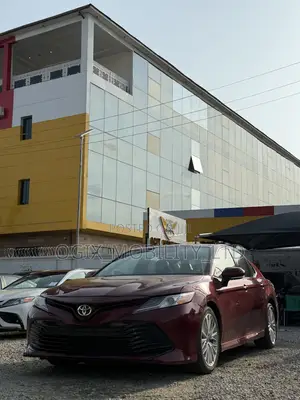 Toyota Camry XLE V6 (3.5L V6 8A) 2019 Red
