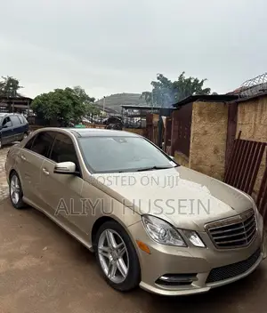 Mercedes-Benz E350 2012 Gold