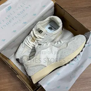 New Balance 327 Sea Salt Linen SNKS