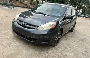 Toyota Sienna LE 2009 Gray