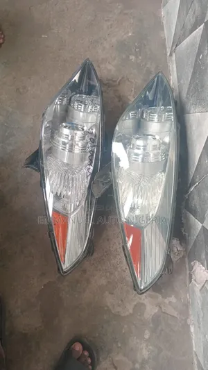 Head Light Toyota Solara 2010