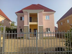 5bdrm Duplex in FHA for rent