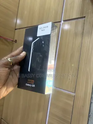 New Samsung Galaxy S25 256 GB Black