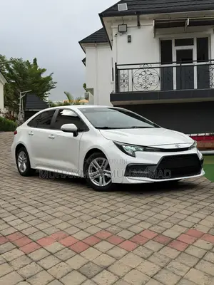 Toyota Corolla SE 2021 White