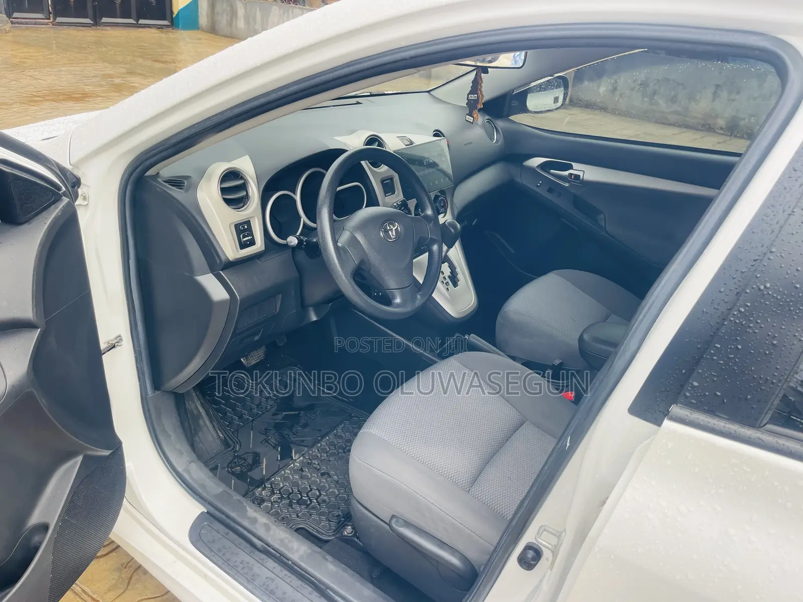 Toyota Matrix 2009 White