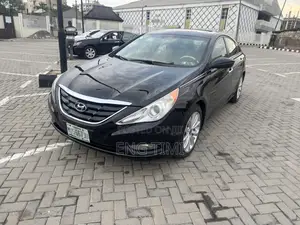Hyundai Sonata Limited 2.0T Sedan (2.0L 4cyl 6A) 2012 Black