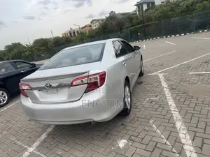 Toyota Camry LE 4dr Sedan (2.5L 4cyl 6A) 2014 Silver