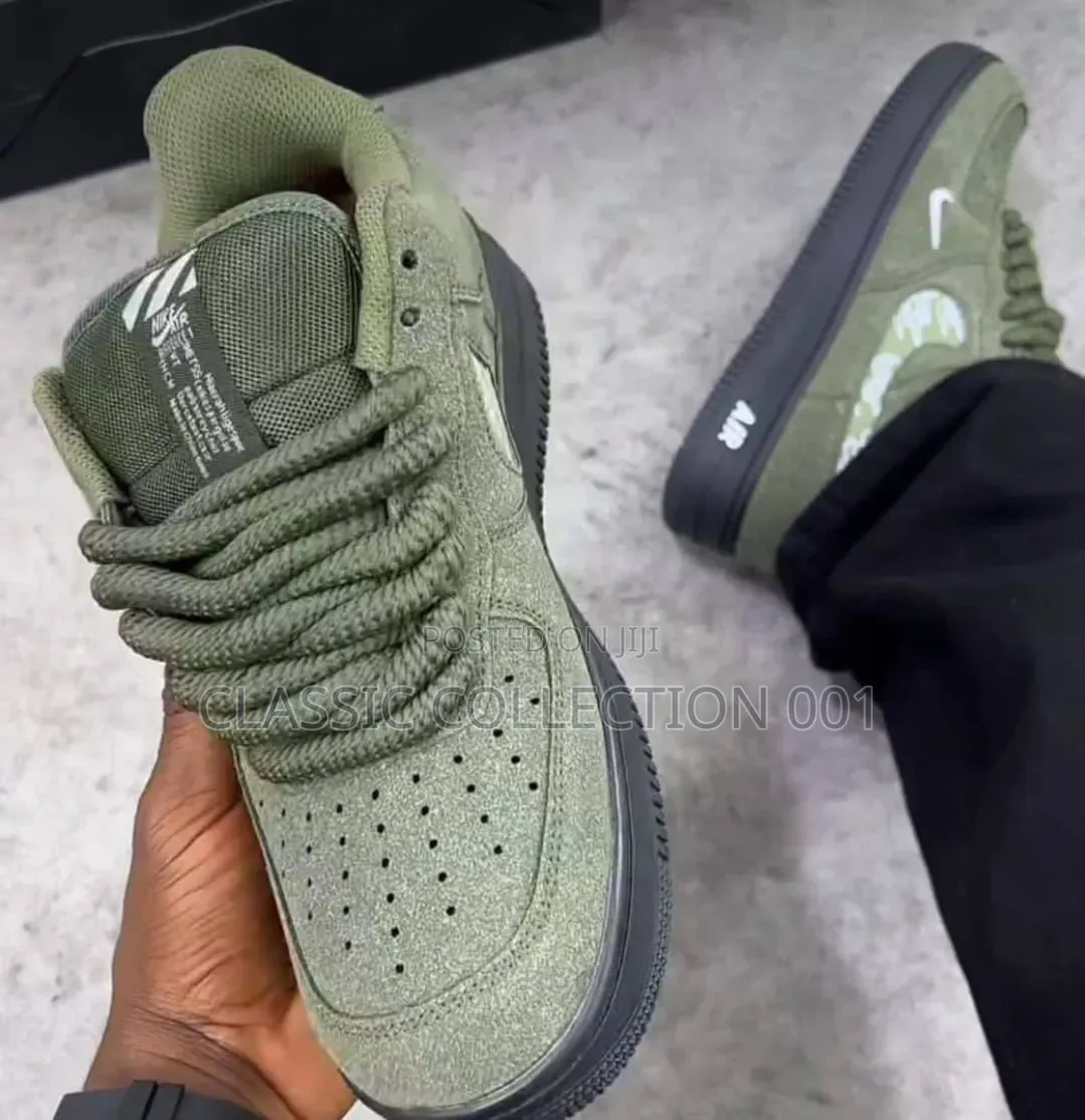 Nike Sneakers