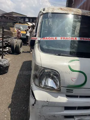 Daihatsu Hijet 2018 White