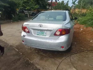 Toyota Corolla 2010 Silver