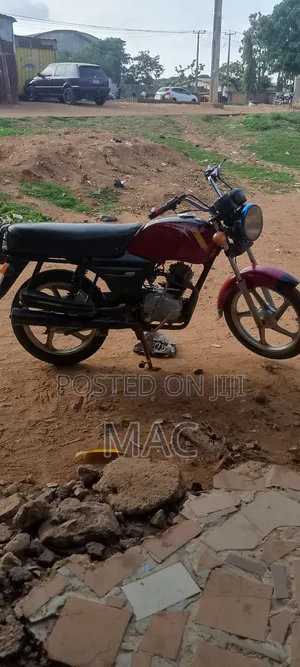 TVS HLX 125 2022 Red