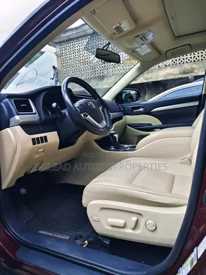 Toyota Highlander XLE 4dr SUV AWD (3.5L 6cyl 6A) 2015 Maroon