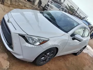 Toyota Yaris 1.5 Sedan LE 2020 Gray