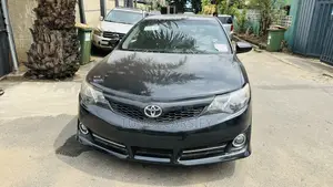 Toyota Camry SE 4dr Sedan (2.5L 4cyl 6A) 2013 Blue