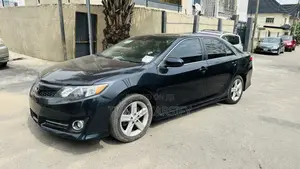 Toyota Camry SE 4dr Sedan (2.5L 4cyl 6A) 2013 Blue