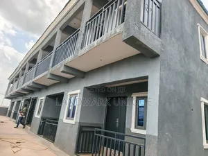 1bdrm Block of Flats in First Great, Bwari / Bwari for rent