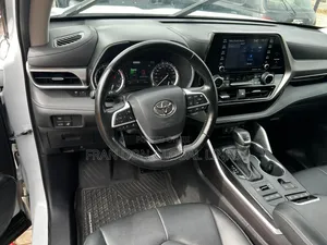 Toyota Highlander 2022 White