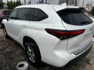 Toyota Highlander 2022 White