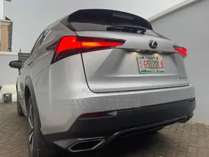 Lexus NX 300 FWD 2019 Silver